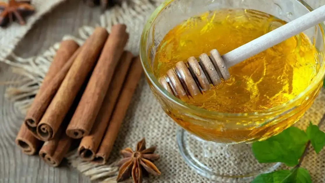 acne miel y canela